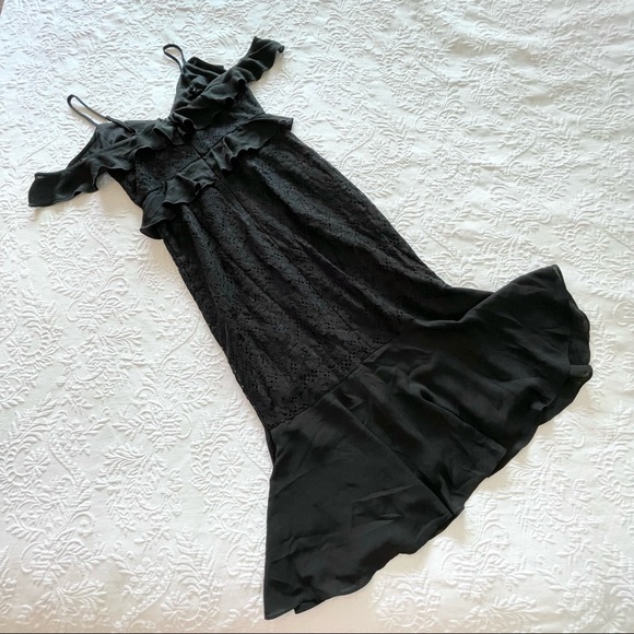 NWOT Lulus of Romance Black Lace Cold-Shoulder Midi Dress XSmall - Picture 4 of 9